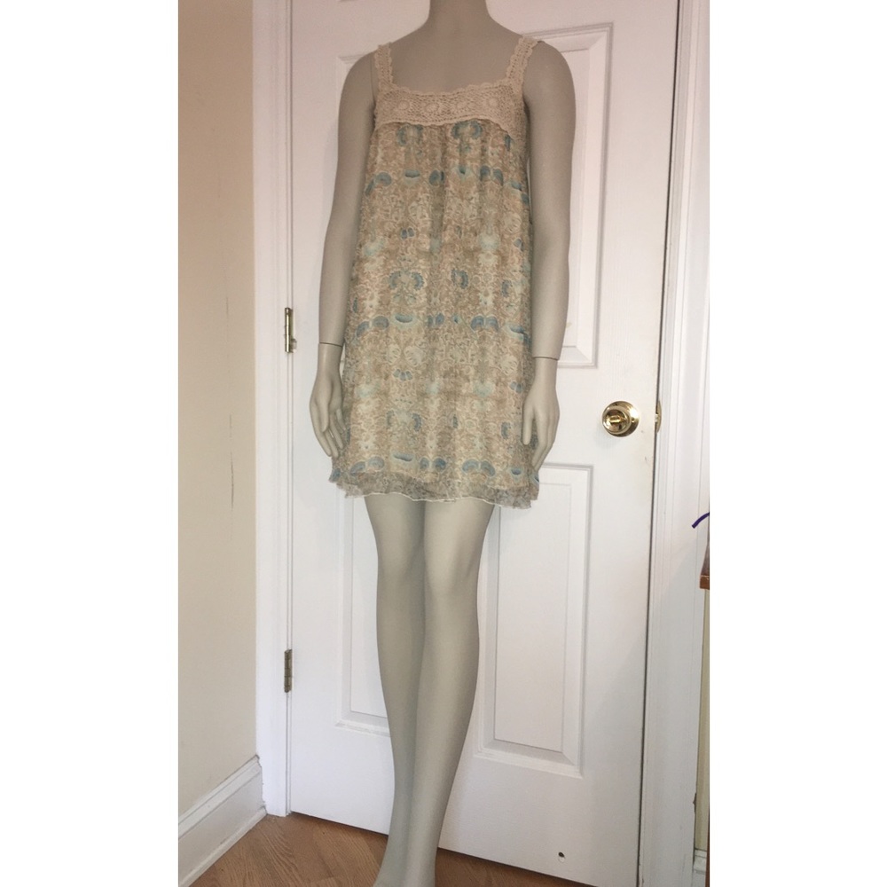 Maeve by Anthropologie Silk print mini dress with crochet details size Small.